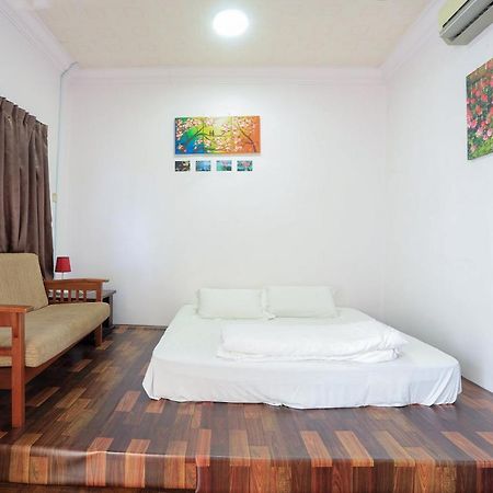 Oyo Home 90229, 3 Little Birds Homestay 4Bhk Malacca Exteriér fotografie