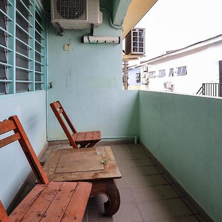 Oyo Home 90229, 3 Little Birds Homestay 4Bhk Malacca Exteriér fotografie