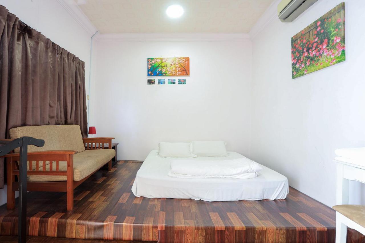 Oyo Home 90229, 3 Little Birds Homestay 4Bhk Malacca Exteriér fotografie