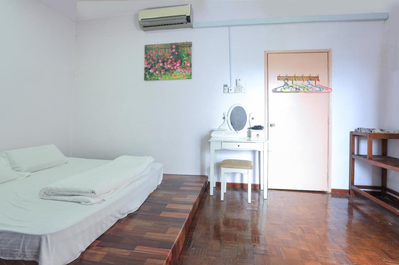 Oyo Home 90229, 3 Little Birds Homestay 4Bhk Malacca Exteriér fotografie
