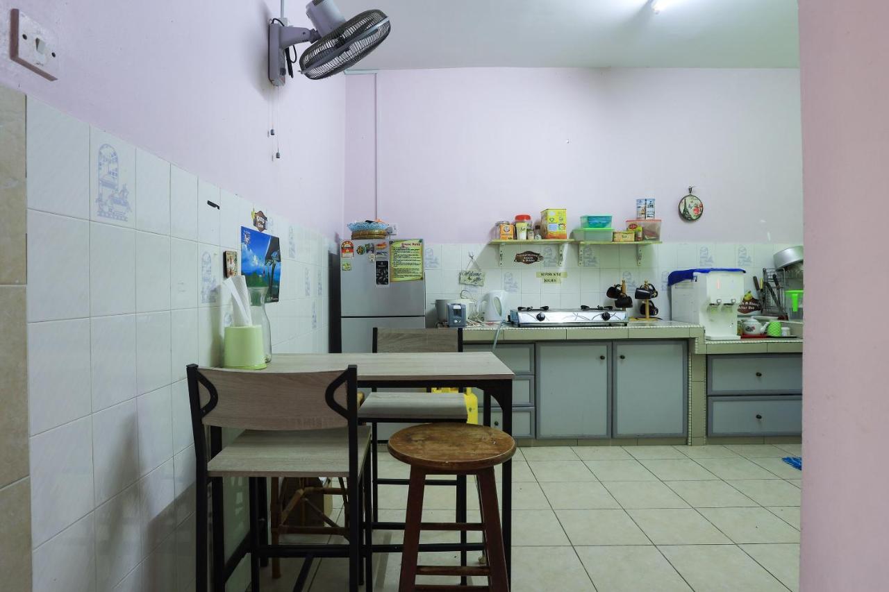 Oyo Home 90229, 3 Little Birds Homestay 4Bhk Malacca Exteriér fotografie