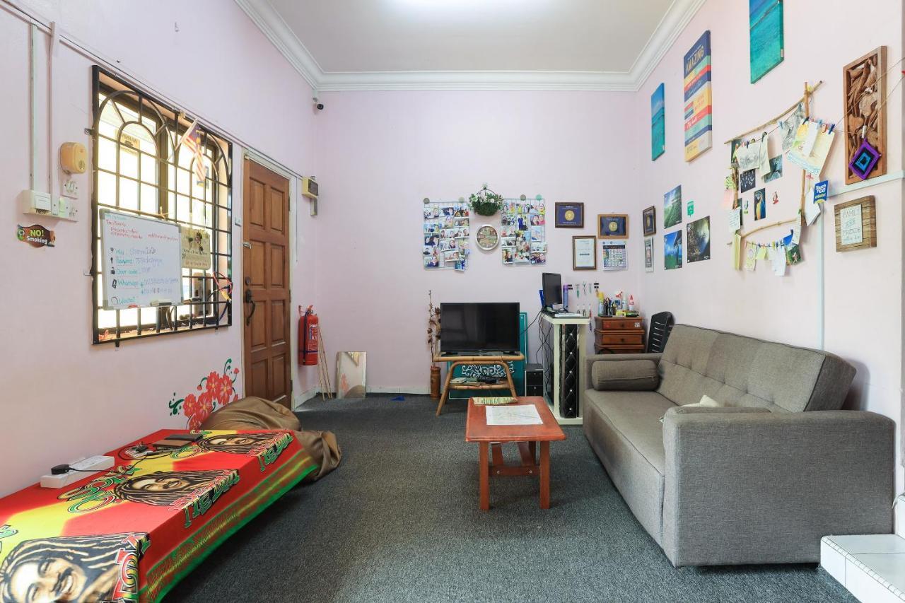 Oyo Home 90229, 3 Little Birds Homestay 4Bhk Malacca Exteriér fotografie