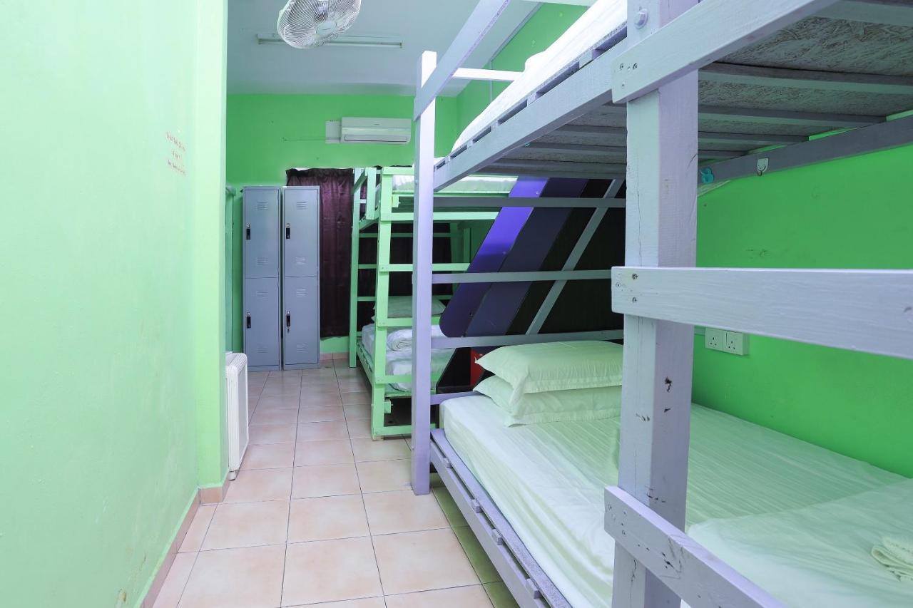 Oyo Home 90229, 3 Little Birds Homestay 4Bhk Malacca Exteriér fotografie