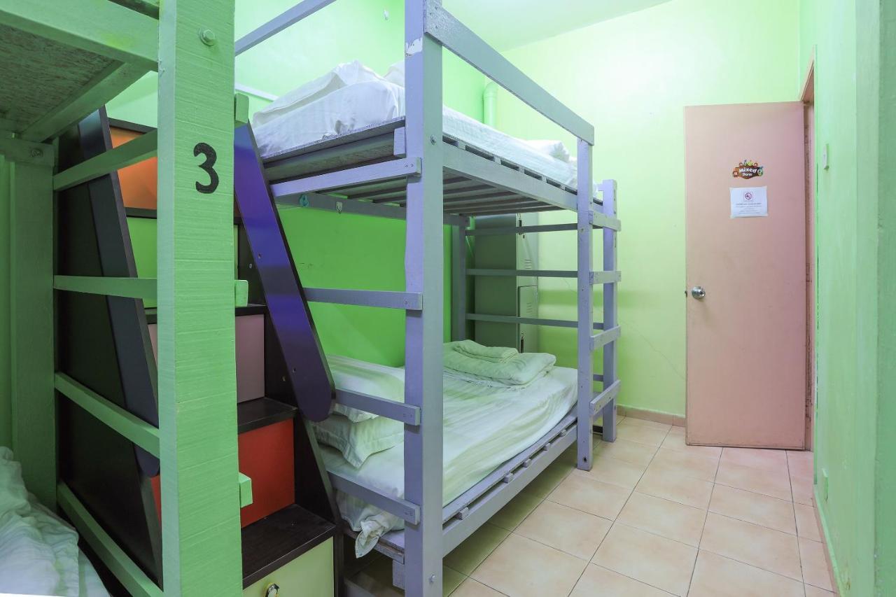 Oyo Home 90229, 3 Little Birds Homestay 4Bhk Malacca Exteriér fotografie