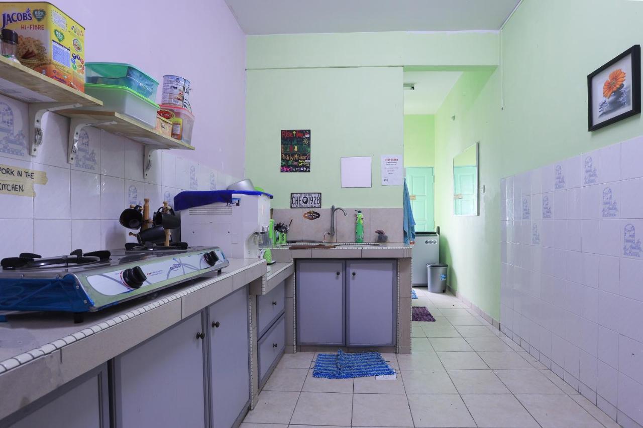 Oyo Home 90229, 3 Little Birds Homestay 4Bhk Malacca Exteriér fotografie