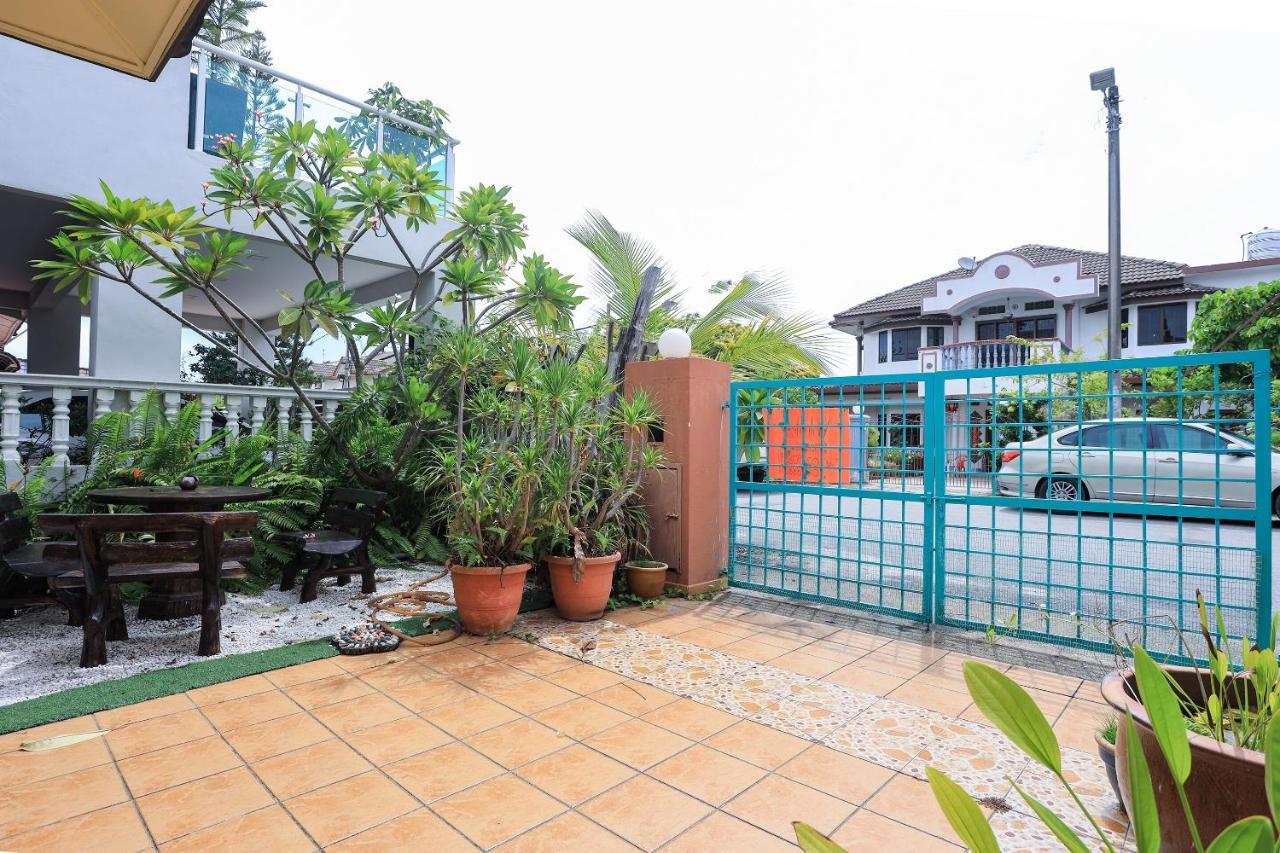 Oyo Home 90229, 3 Little Birds Homestay 4Bhk Malacca Exteriér fotografie