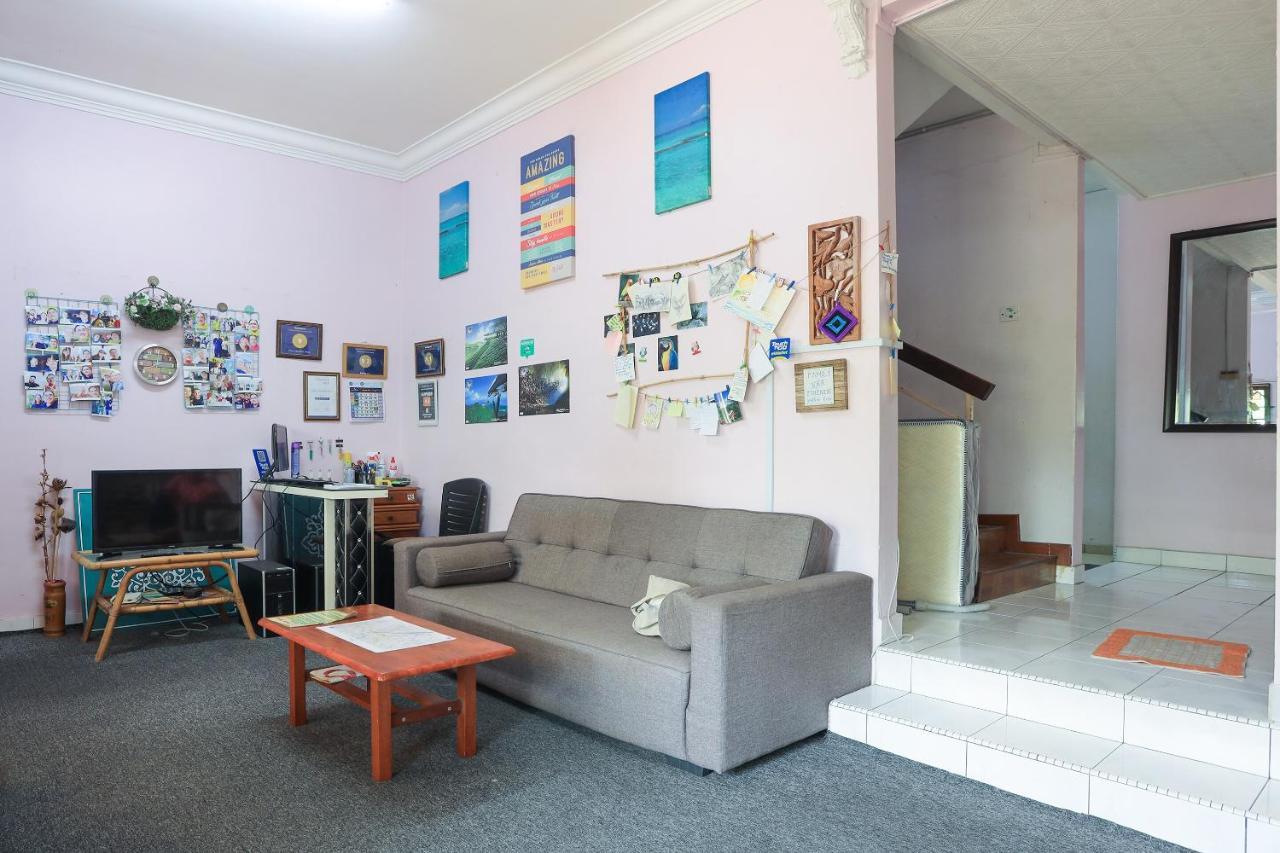 Oyo Home 90229, 3 Little Birds Homestay 4Bhk Malacca Exteriér fotografie