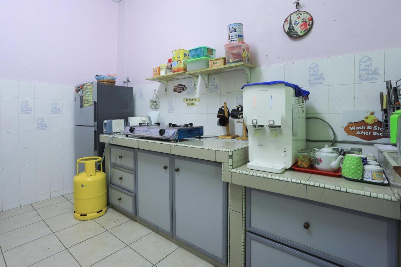 Oyo Home 90229, 3 Little Birds Homestay 4Bhk Malacca Exteriér fotografie