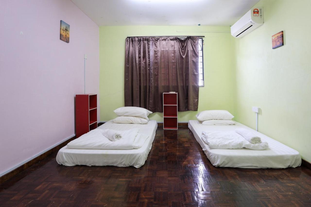 Oyo Home 90229, 3 Little Birds Homestay 4Bhk Malacca Exteriér fotografie