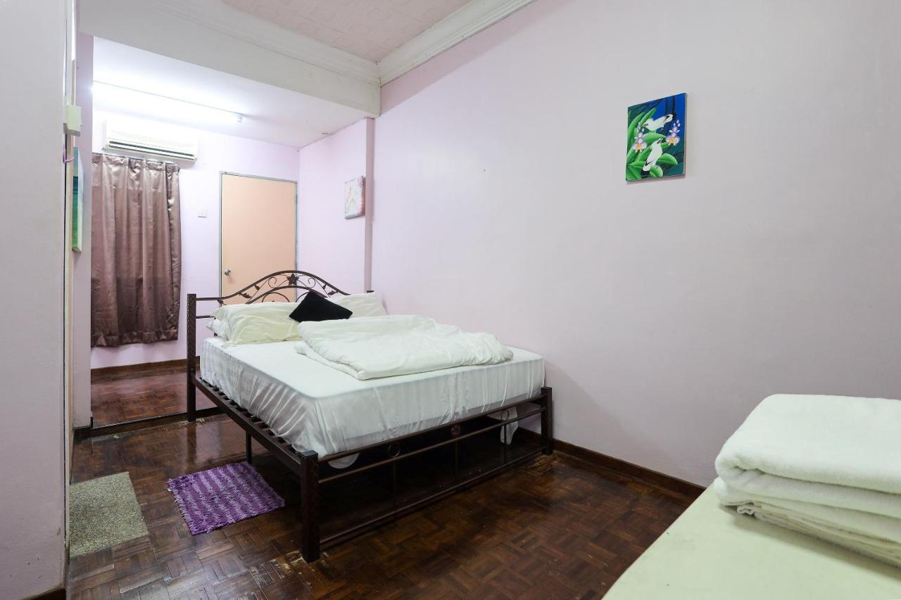 Oyo Home 90229, 3 Little Birds Homestay 4Bhk Malacca Exteriér fotografie