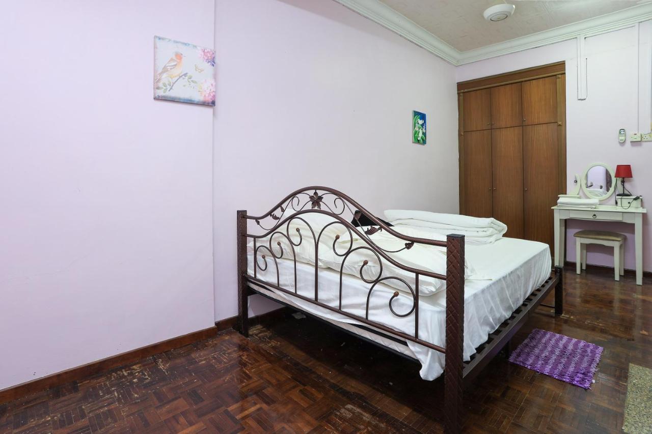 Oyo Home 90229, 3 Little Birds Homestay 4Bhk Malacca Exteriér fotografie