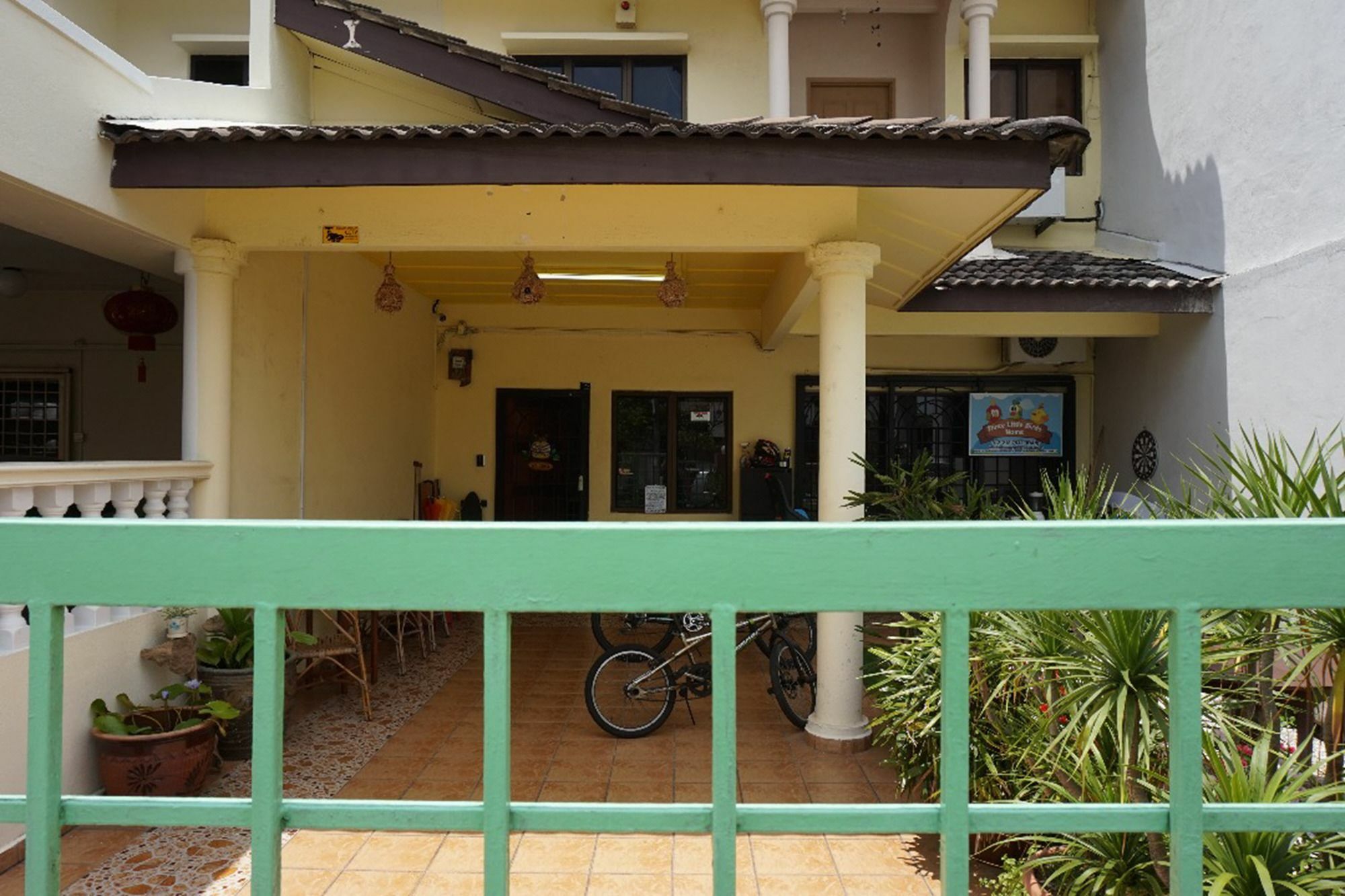 Oyo Home 90229, 3 Little Birds Homestay 4Bhk Malacca Exteriér fotografie